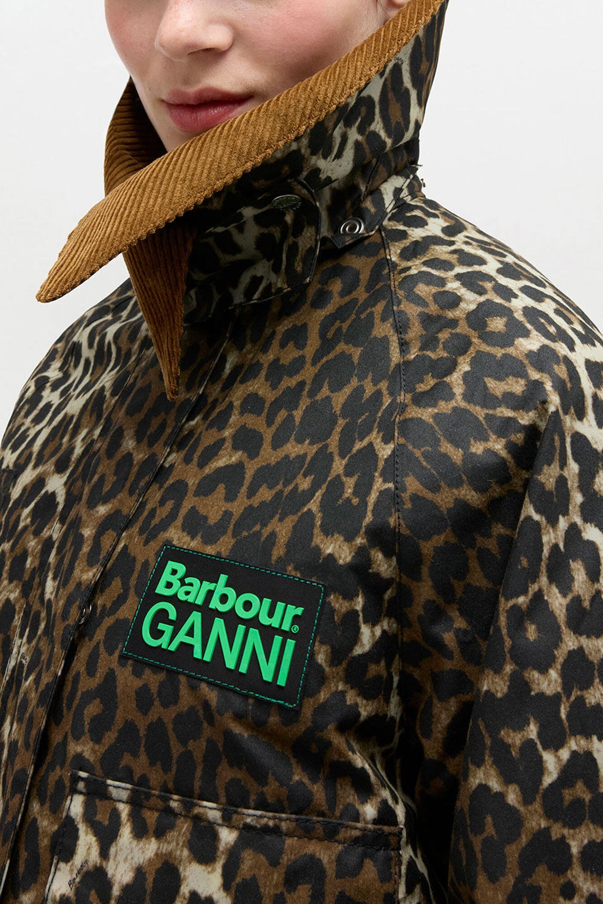 Short Wax Jacket in Leopard
