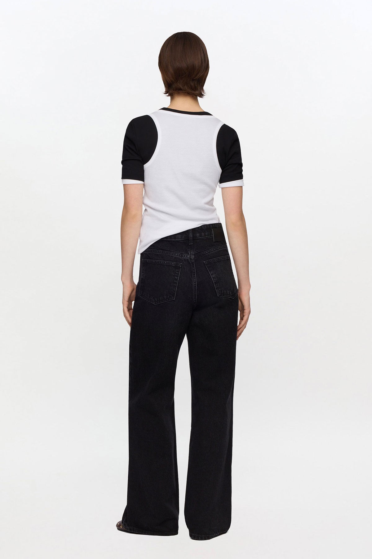 Izey Jeans in Black Rigid Denim