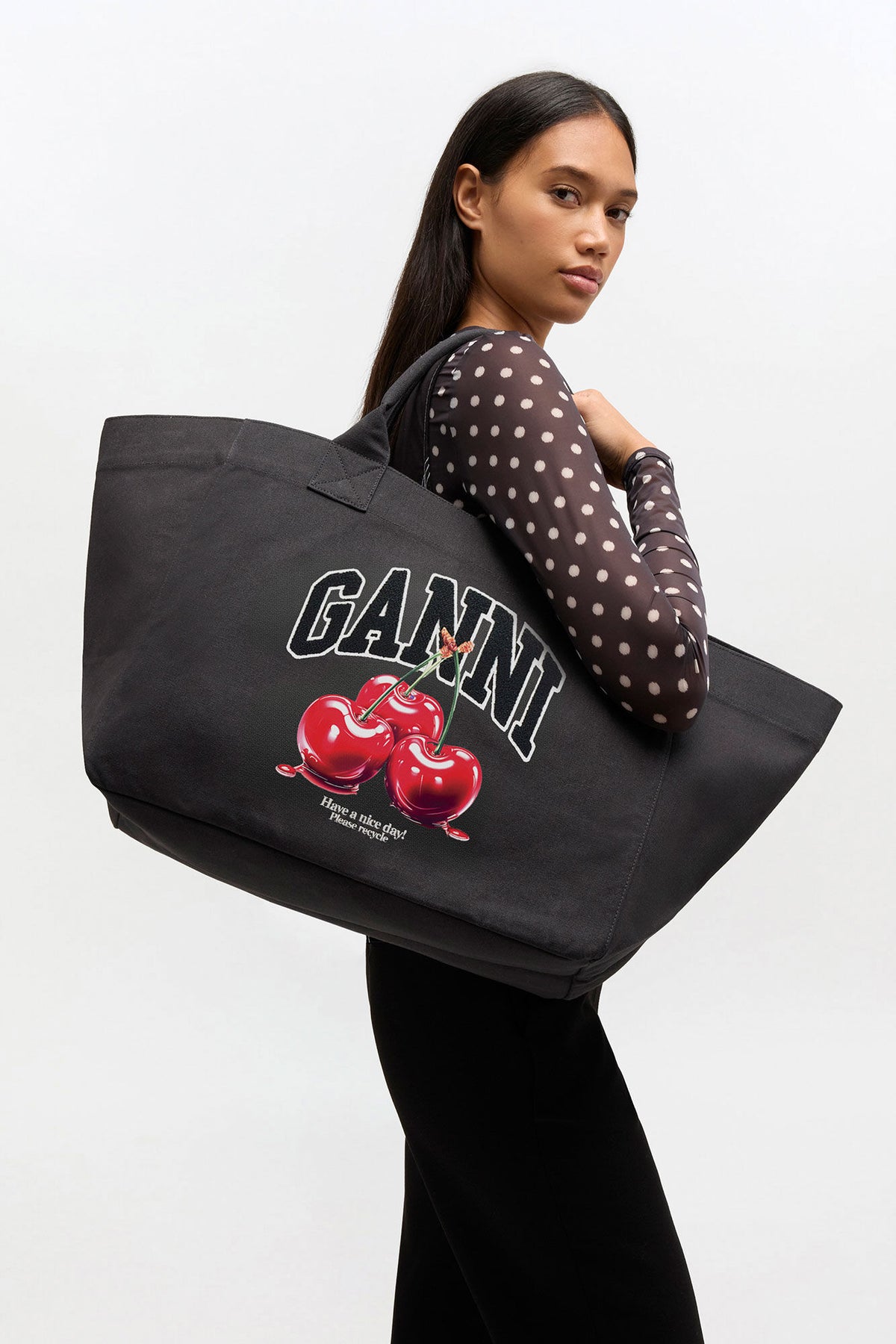 Phantom Black XXL Cherry Tote