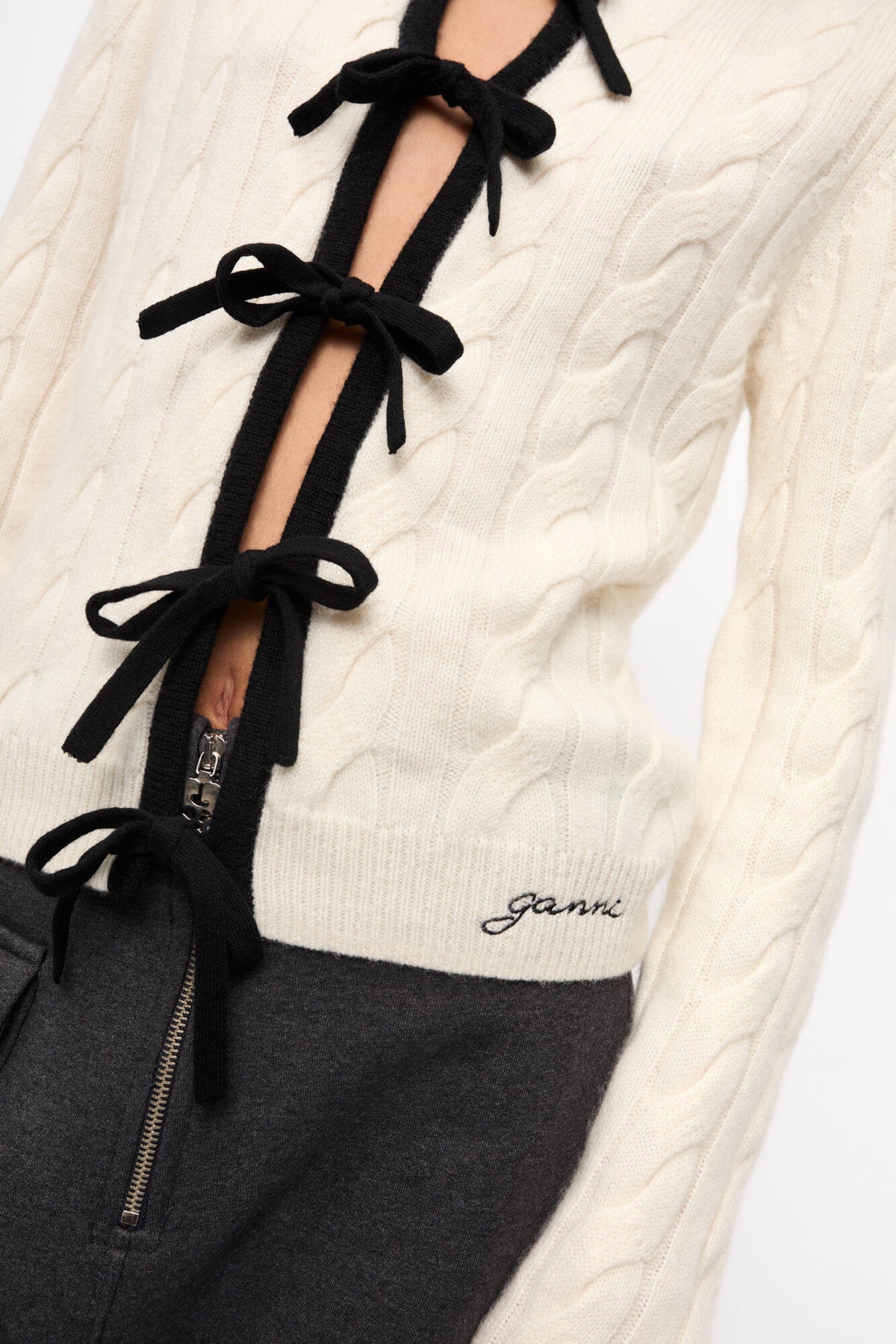 Cardigan in White Cashmere Mix