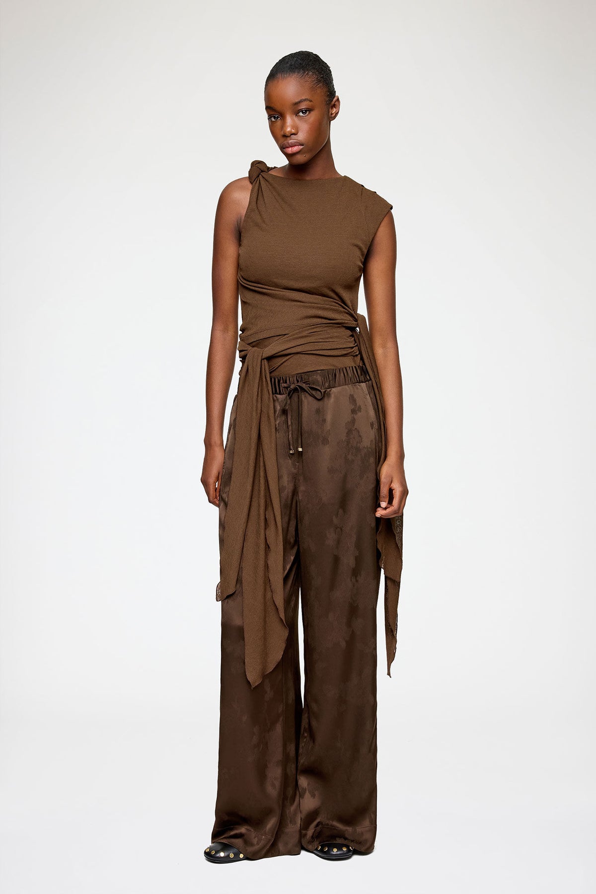 Pants in Brown Satin